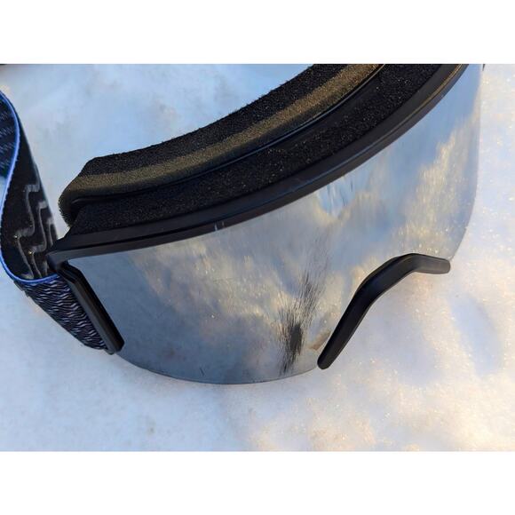 Sable Ski Goggles - Experience the Ultimate in Winter Vision! - Picture 4 of 6